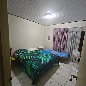 kohutahia-lodge-tahiti-room-near-airport.frenchpolynesia-hotels.com/